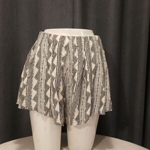LF Rumor Boutique Pleate shorts NWT